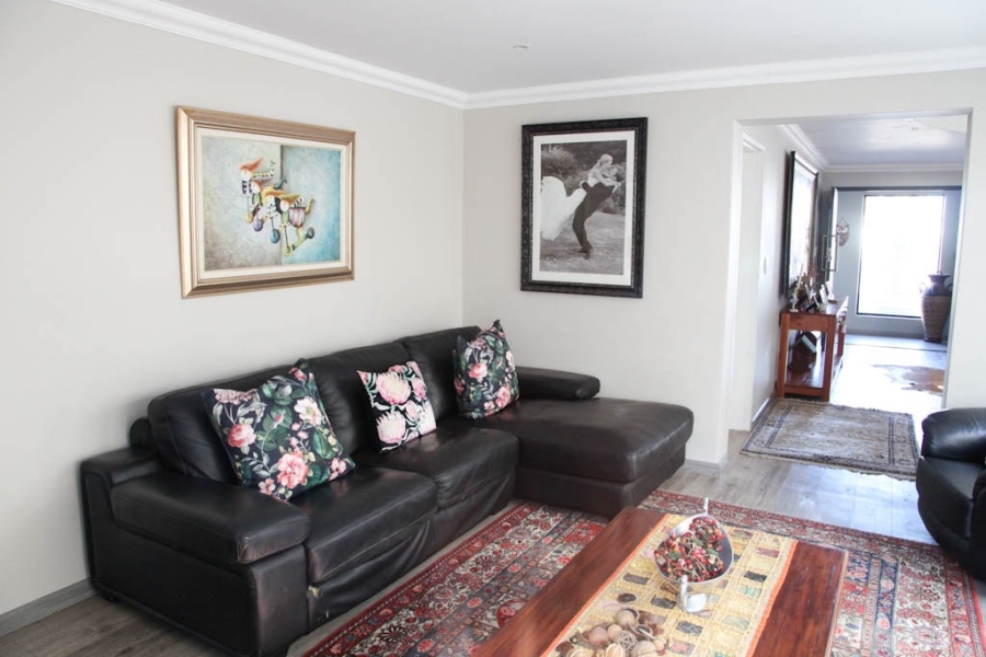 4 Bedroom Property for Sale in Calypso Beach Western Cape